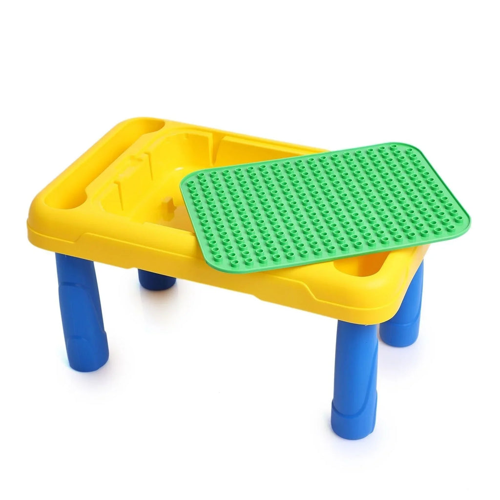 Baby’s activity table with building blocks