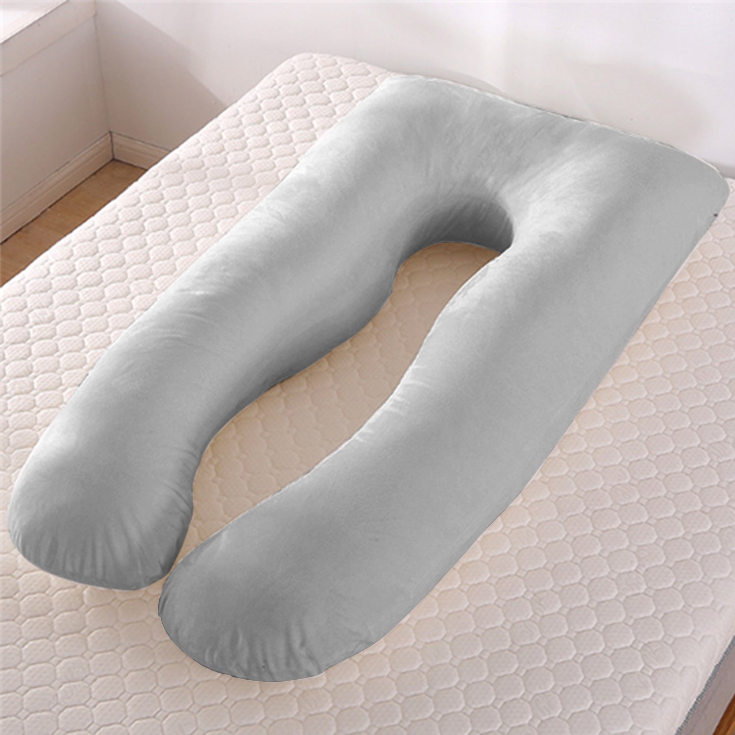 Pregnancy pillow supporting back and belly