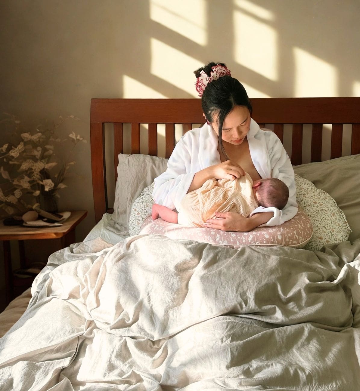 Soft organic cotton baby feeding cushion